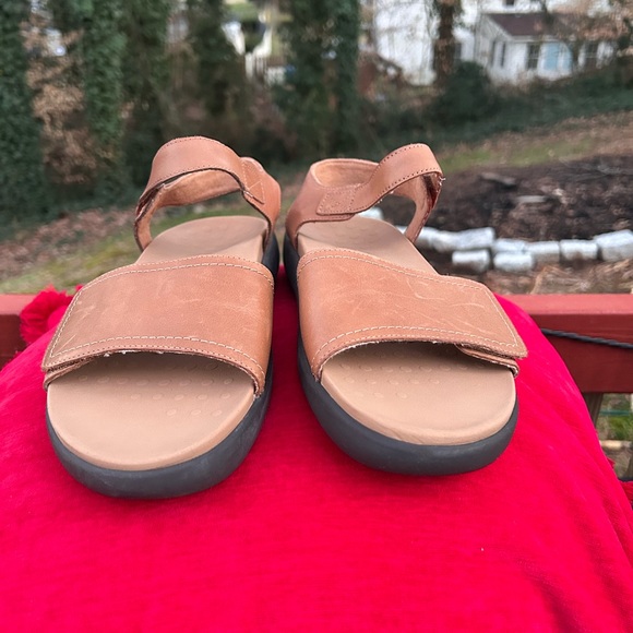 Vionic Beige Awaken RX Sandals - Picture 5 of 9